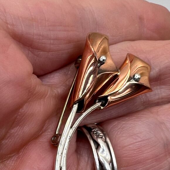 Vintage Stuart NYE Copper Sterling Double Calla LILY BROOCH Pin Costume Jewelry - Picture 6 of 12